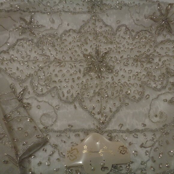 VINTAGE ORNATE METALLIC SILVERY THREADS INDIA RUNNER W MODERN NECKLACE LOT - Picture 9 of 9